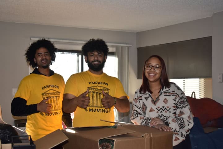 Panthenon Moving crew